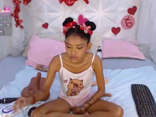 adissonpetite webcam