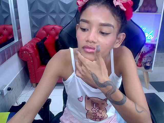 adissonpetite webcam