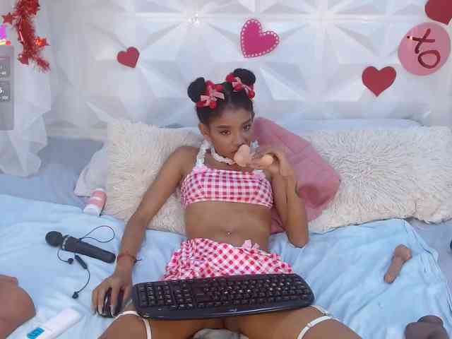 adissonpetite webcam