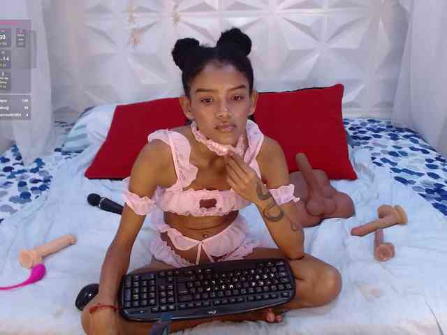 adissonpetite webcam