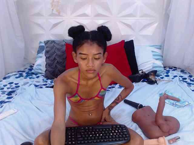 adissonpetite webcam