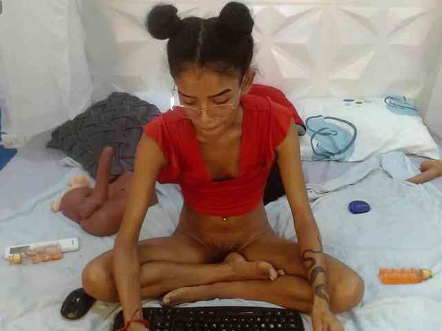 adissonpetite webcam