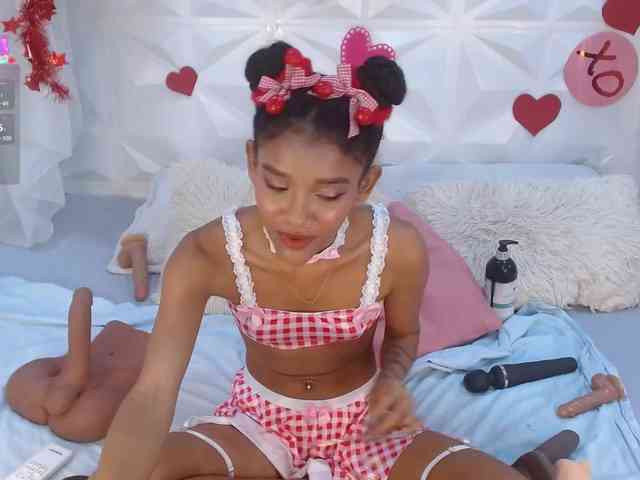 adissonpetite webcam