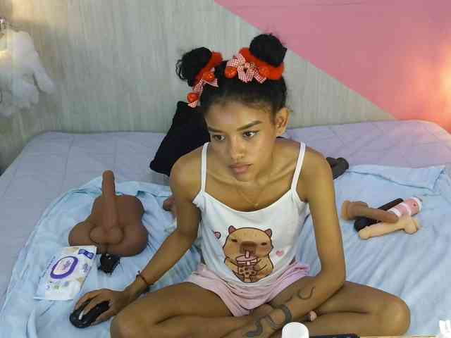 adissonpetite webcam