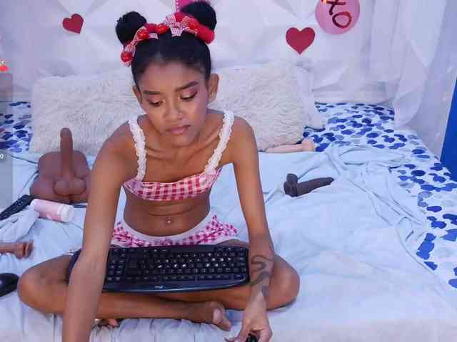 adissonpetite webcam