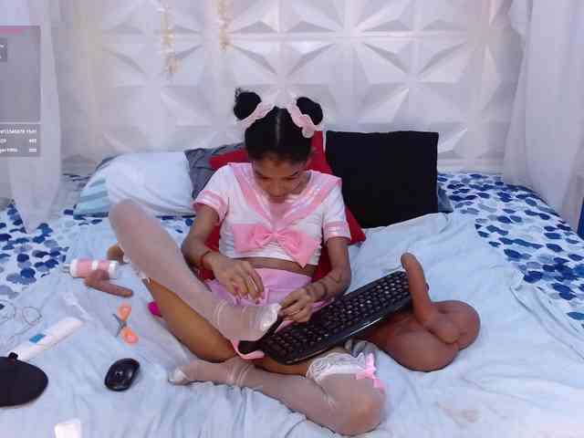 adissonpetite webcam