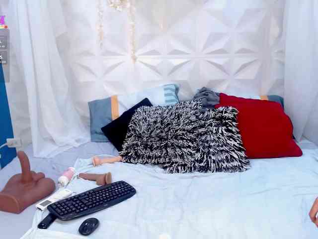 adissonpetite webcam