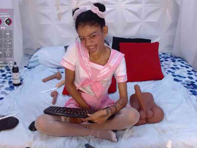 adissonpetite webcam