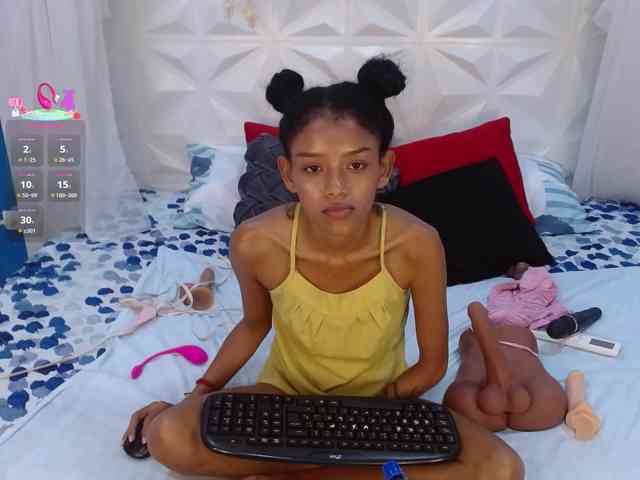 adissonpetite webcam