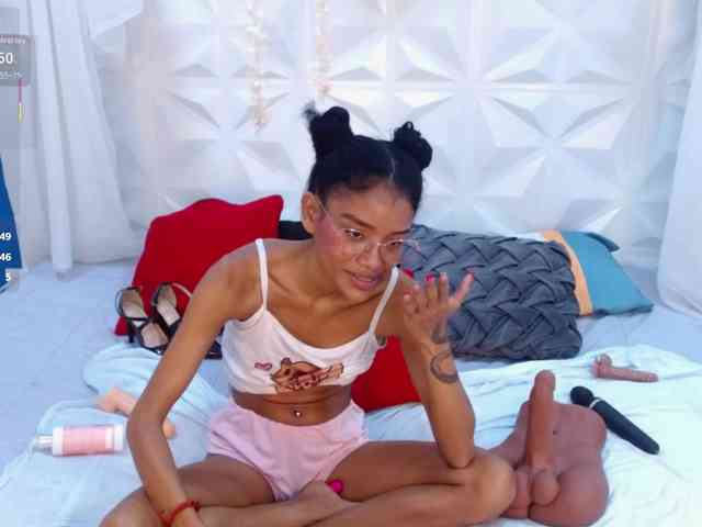 adissonpetite webcam