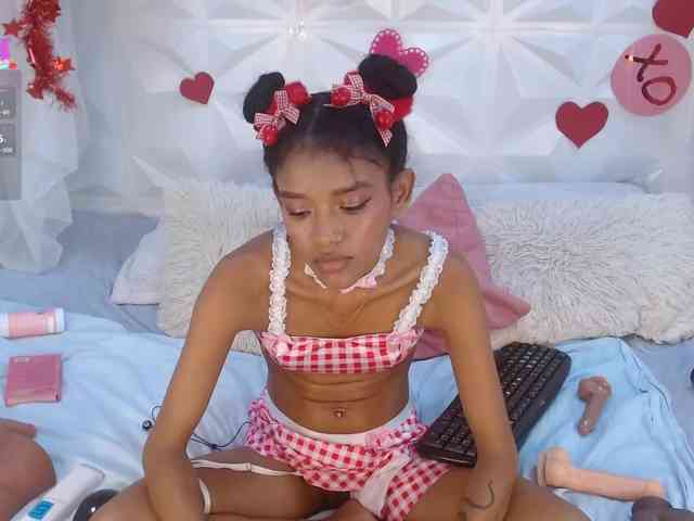 adissonpetite webcam