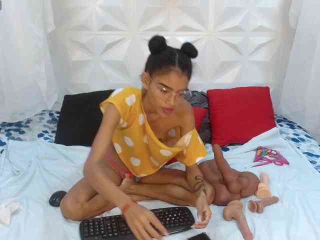 adissonpetite webcam