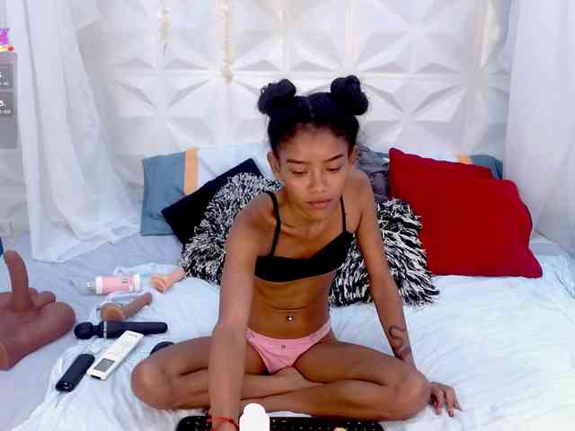 adissonpetite webcam