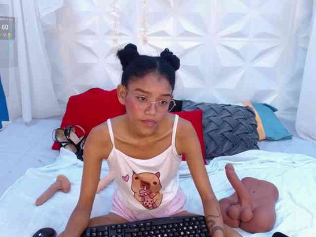 adissonpetite webcam