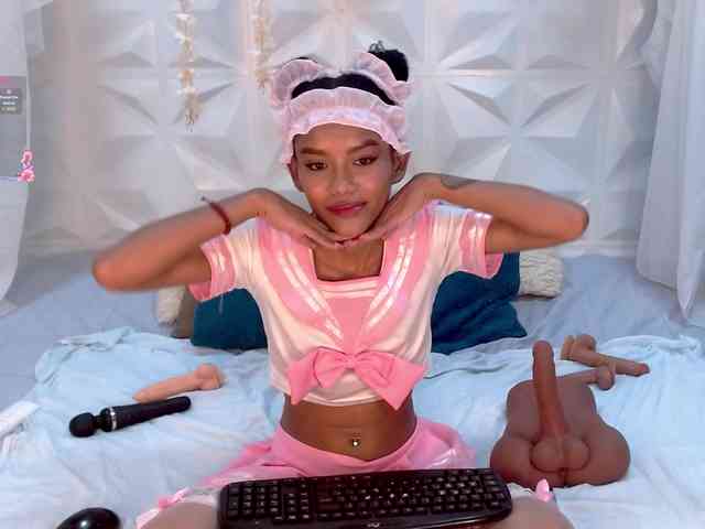 adissonpetite webcam