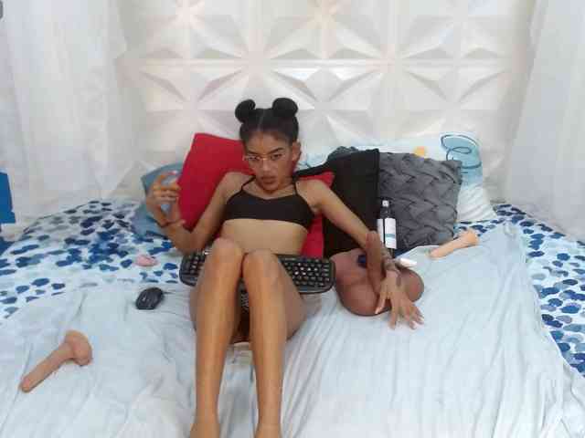 adissonpetite webcam