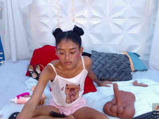 adissonpetite webcam