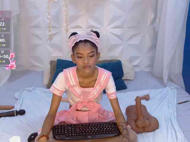 adissonpetite webcam