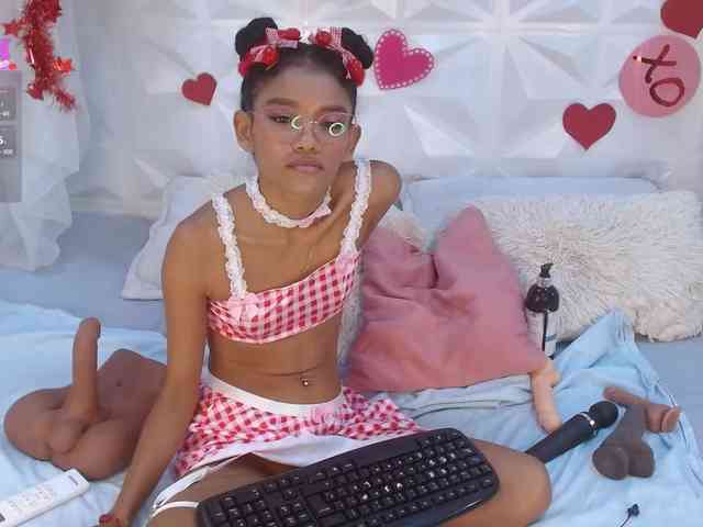 adissonpetite webcam