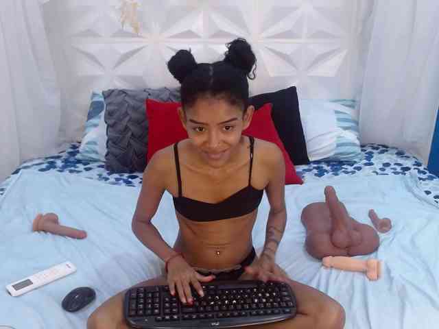 adissonpetite webcam