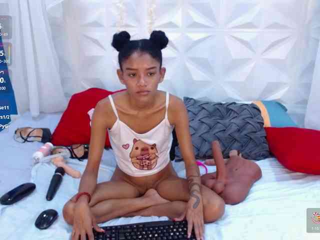 adissonpetite webcam