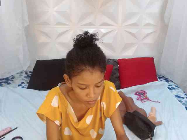 adissonpetite webcam