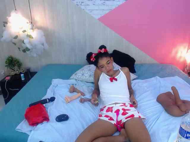 adissonpetite webcam