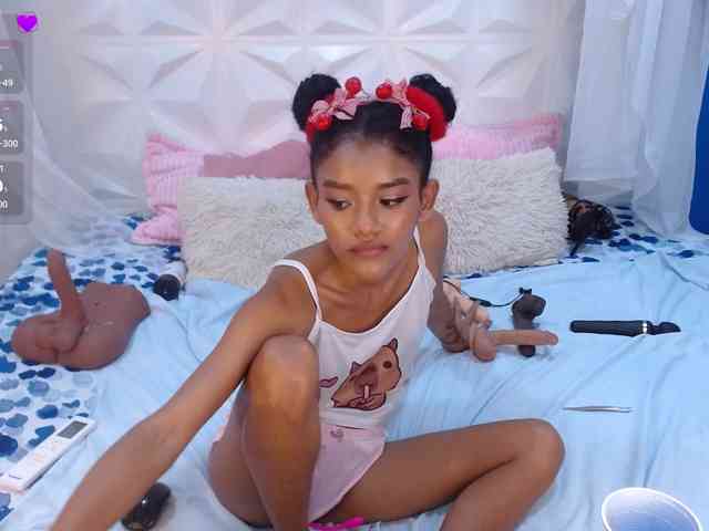 adissonpetite webcam