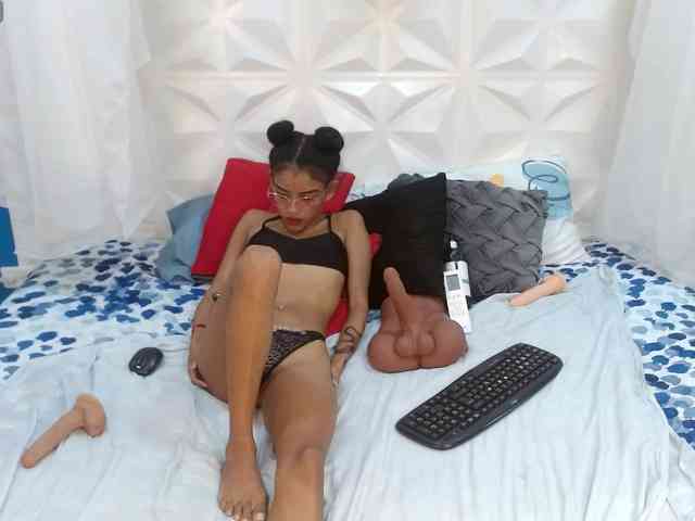 adissonpetite webcam