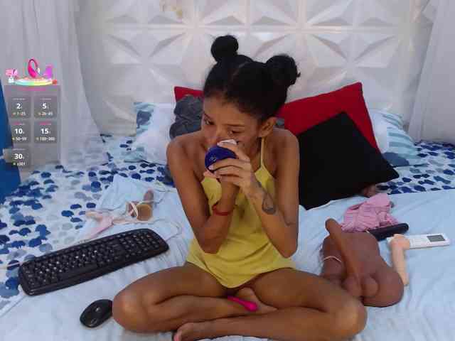 adissonpetite webcam