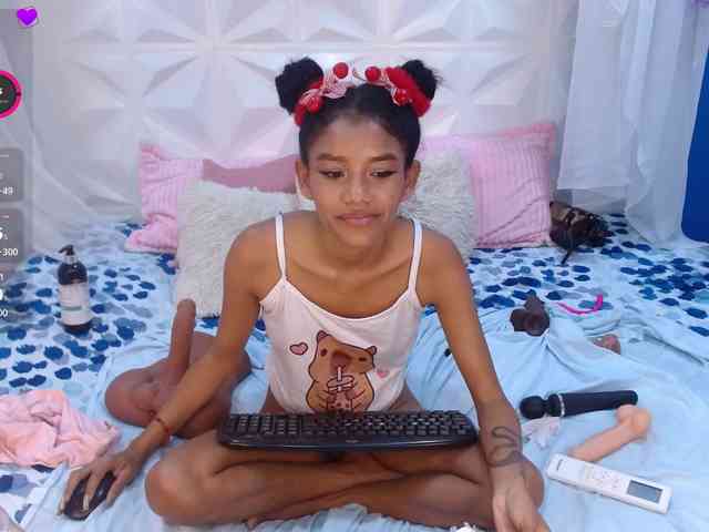 adissonpetite webcam