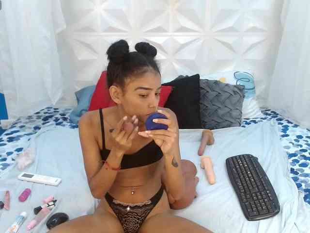 adissonpetite webcam