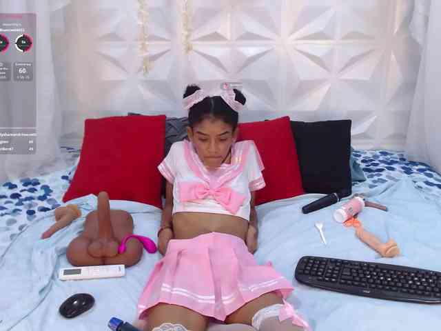 adissonpetite webcam