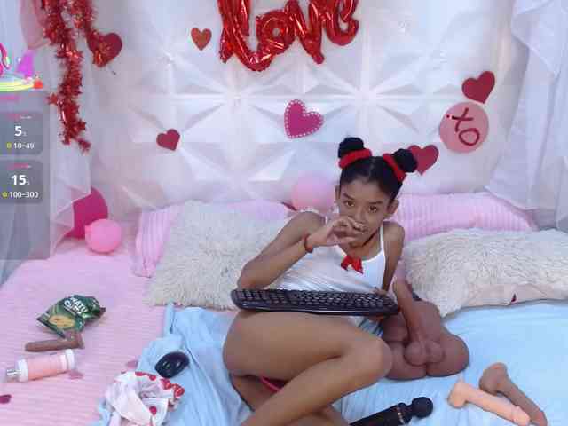 adissonpetite webcam