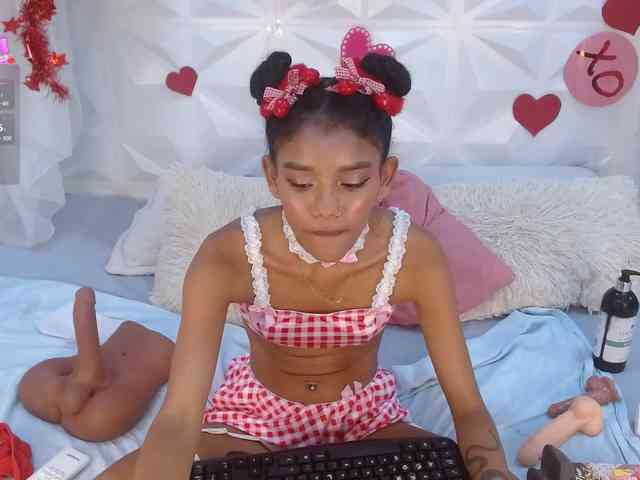 adissonpetite webcam