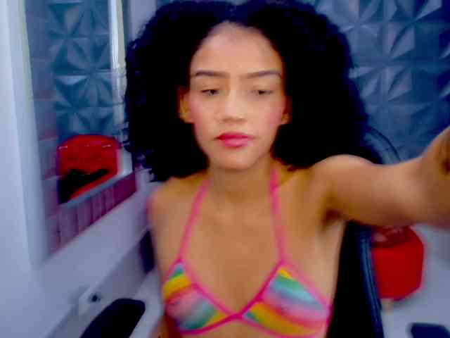 adissonpetite webcam