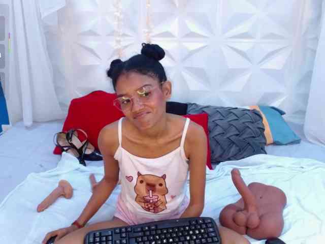 adissonpetite webcam