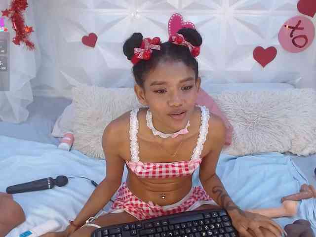 adissonpetite webcam