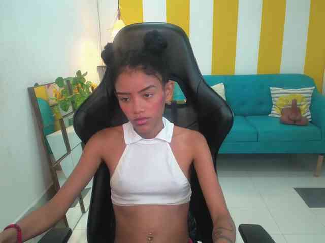 adissonpetite webcam