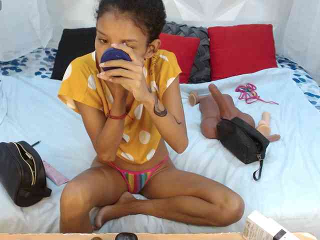 adissonpetite webcam