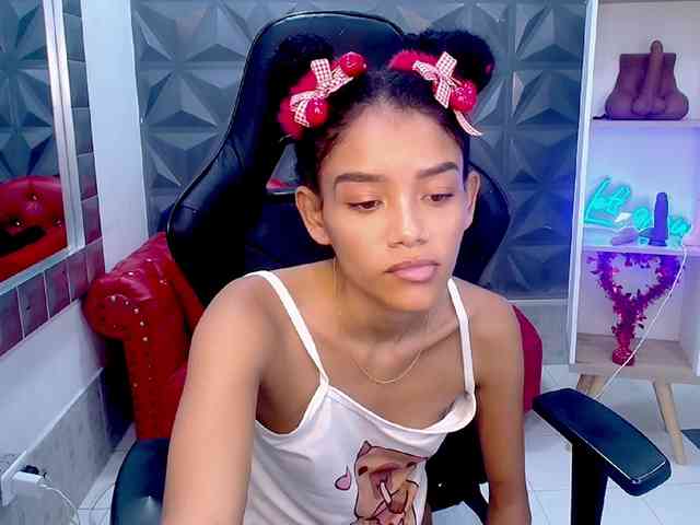 adissonpetite webcam