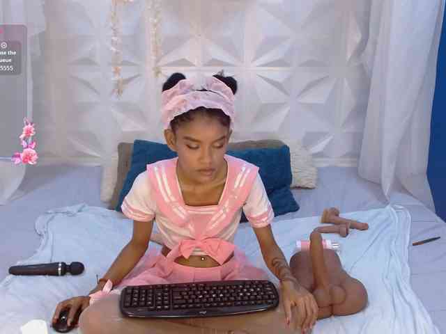 adissonpetite webcam