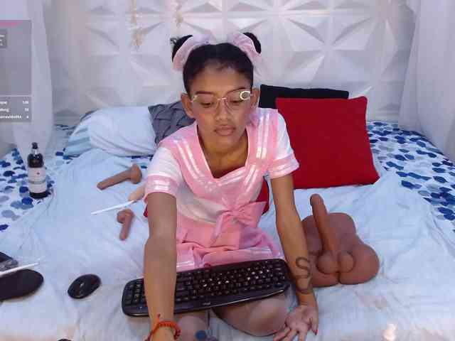 adissonpetite webcam