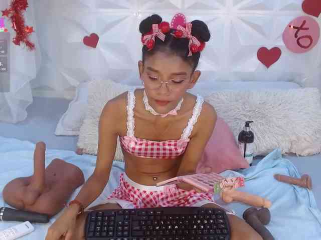 adissonpetite webcam