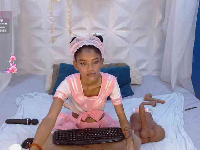 adissonpetite webcam