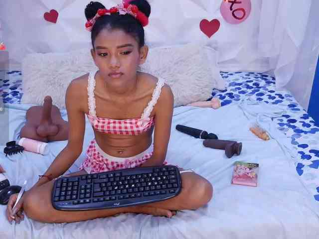 adissonpetite webcam