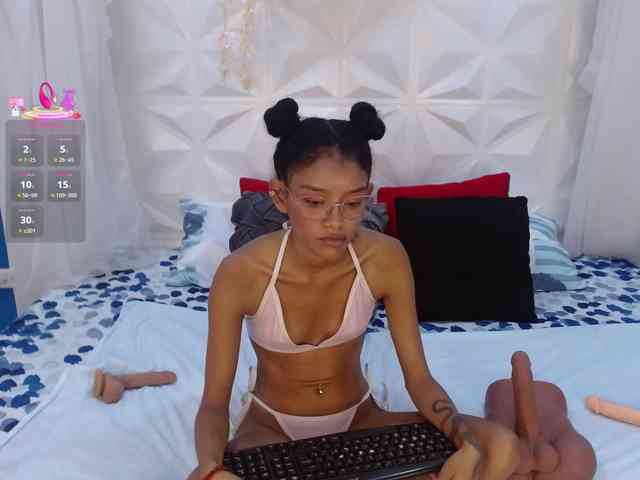 adissonpetite webcam