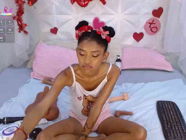 adissonpetite webcam