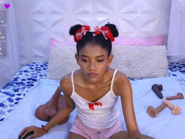 adissonpetite webcam