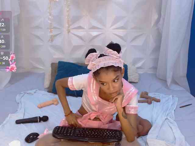 adissonpetite webcam